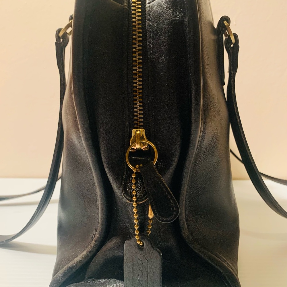 Coach Vintage Classic Compartment Shoulder/Tote Black Glovetanned Leather - Picture 3 of 13